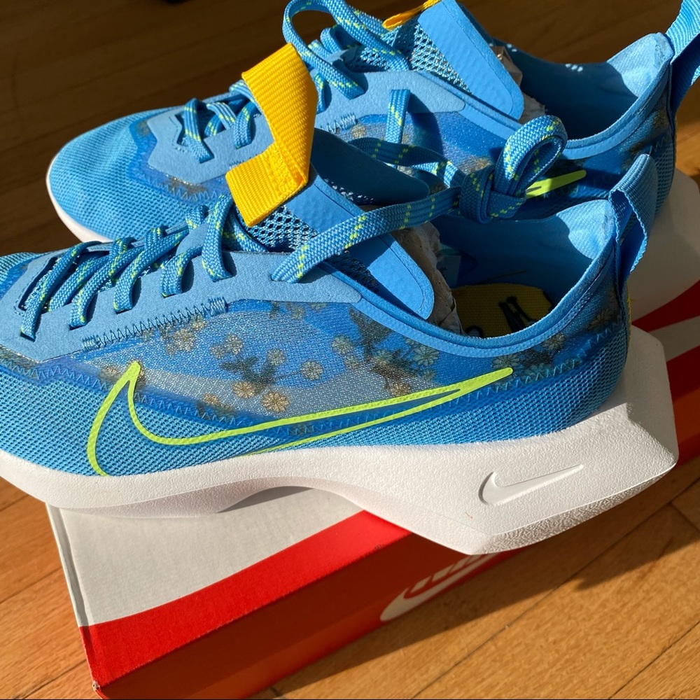 Nike Vista Light Sneakers NEW